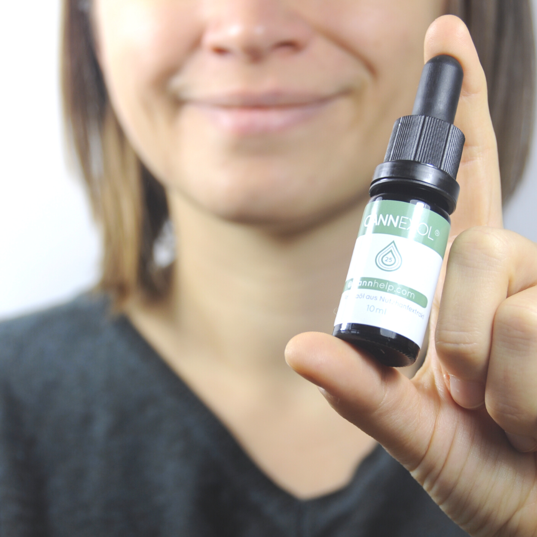 CBD Öl mit Frau