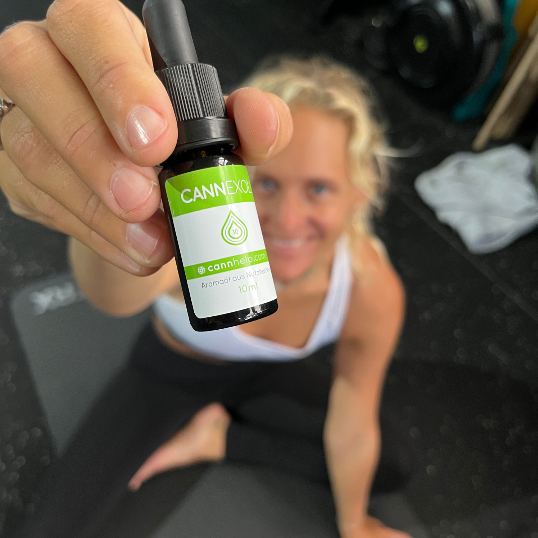Influencer mit CBD Öl